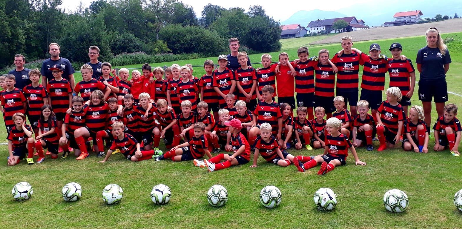 Erstes Fußballcamp der Audi Schanzer Fußballschule beim SVS: Ein voller Erfolg!